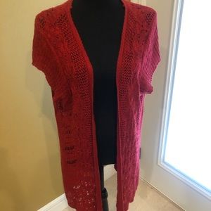 Cropped sleeve red knit cardigan